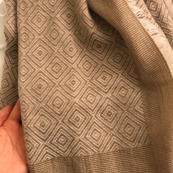 Halogen Scarf - Picture 4 of 4